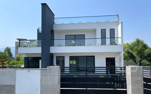فروش خانه ویلایی ۲۷۰ متری ۳ خوابه