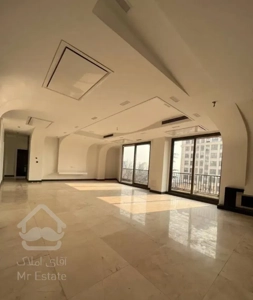 ۲۰۵متر/۳خواب/۲پارکینگ /تاپ لوکیشن مهماندوست
