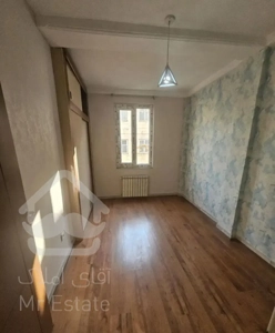 ۸۰ متر سالن پرده خور روبه کوچه *اباذر گلستان ها