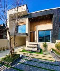 ویلا باغچه ۱۵۵ متر شهرکی سند تک‌برگ