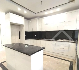 شاهین شمالی/ 124 متر /نوساز