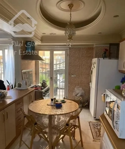 آپارتمان 110متر / 146متر حیاط در اختیار / خوش نقشه