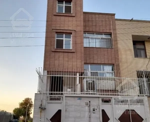 آپارتمان ۳ طبقه با زیر بنا ۱۸۰ متر  هر طبقه ۶۰