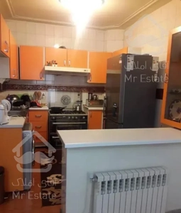 اندرزگو ۸۵متردوخواب،تک واحدی بدون پارکینگ وآسانسور