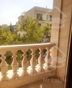 درب دوم/۱۳۲متر/۳خواب/مناسب برا سرمایه گذاری