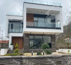 ویلا ۶۵۰ متری  سند تک برگ