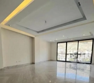 ۱۳۲ متر لوکس و اعیانی ، نوساز ، داریوش پنجره قدی