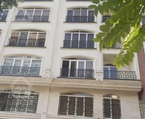 فروش اپارتمان 131 متری مسکونی