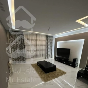 ۱۰۹ متر / خوش نقشه/ فول امکانات / منیریه