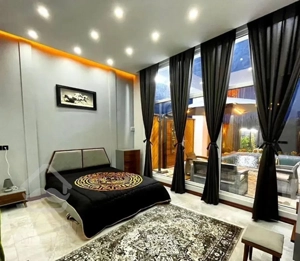 کد ۳۴۸ / ویلا همکف / ۳۰۰ متری / مبله / استخردار