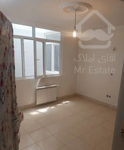 ۱۰۰ متری با حیاط تک خواب