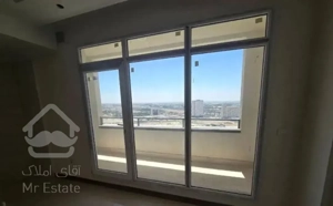 ۱۳۴متری کلید نخورده برج لاکچری/ دورنمای دریاچه