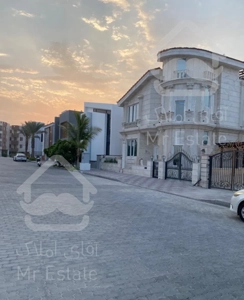 ویلایی f2 زمین ۲۰۰ متر