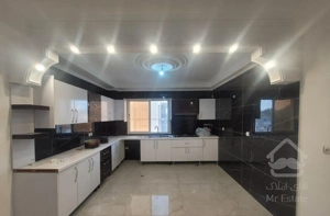 همافران واحد۱۳۰ متری سه خوابه شیک وتمیز