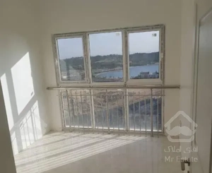 ۱۲۵ متر ۳ خواب در قلب شهرک گلستان ویو دریاچه