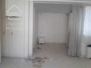 ۹۶ متری فلت اداری درمطهری مالک منعطف