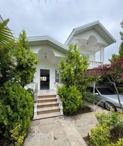 ویلاباغ سرسبز زیر قیمت کارشناسی/سه خواب مستر