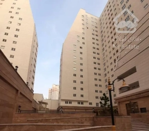 برج ستاره غرب بهاران در ۱۰۰ قدمی دریاچه