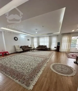 آپارتمان ۱۵۰ متری/ حاشیه میرزاکوچک خان / تک واحدی