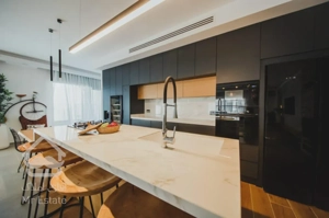 برج ۶۰ متر نزدیک دریاچه چیتگر