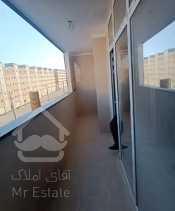 آپارتمانی با تراس بزرگ غرق نور