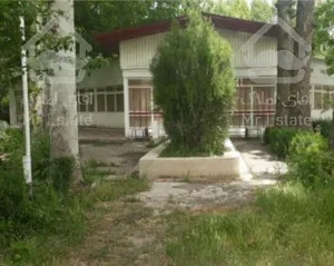 باغچه ویلا مهرشهر چمن