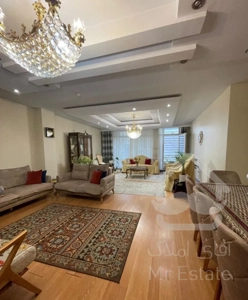 ۱۵۳ متر بافت اصلی شهرک دو پارکینگ کوچه نگهبانی