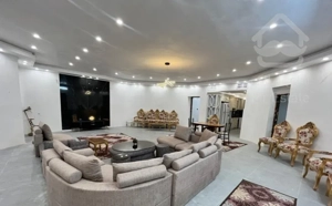 ۷۶متر ۳۰متر تراس، شکاراخر سالی