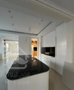 ۴۰۰متر /کلید نخورده /تک واحدی/زعفرانیه