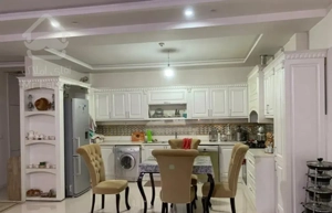 دو نبش/ پشت حاشیه وکیل آباد/کوچه پهن/نوساز/سه خواب