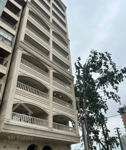 فروش واحد ۱۳۶ متری در برج ساحلی با چشم انداز دریا