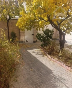 ۱۳۰متر /۳خواب/ نورگیر/ اراج