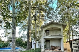 ویلاباغ ۴۱۰متری/با درختان بلند قدیمی/شهرک بااصالت