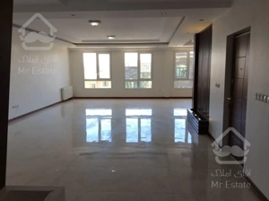 ۹۲ متر دوخواب، دریاچه