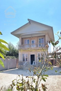 * املاک سناتـور * خانه ویلایی 400متری نزدیک شهر