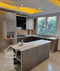 پاسداران، زمرد، ۱۰۶ متر، ۴ساله، آفتابگیر