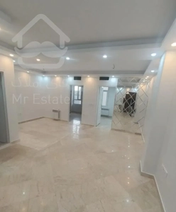 ۷۰ متر فول /تخلیه /رو به آفتاب/استخر