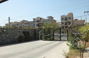 ۵۲ متر شهرک ازادی در حد نو ط اول با پارکینگ پر نور