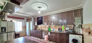 * املاک سناتــور * اپارتمان 143متر با مغازه 78متر