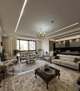 ۱۰۰متر/خوش نقشه/فول امکانات/کم واحد