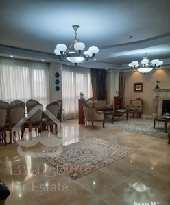 ۱۶۰ متر  بهترین لوکیشن  گلزار /  ۲ پارکینگ سندی