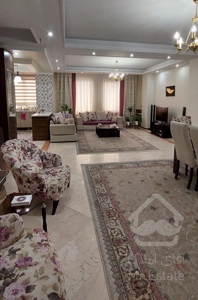 ۱۰۶ متر دو خواب فول سالن پرده خور ۵ ساله