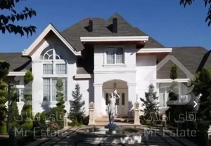 نیاوران 700 متر ویلادر باغ مشجر