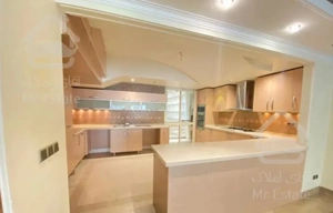 کامرانیه شمالی 200 متر 3 خوابه