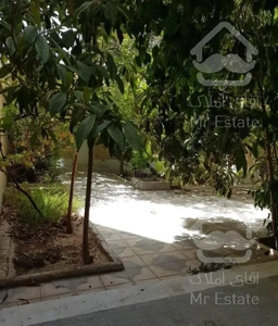 ویلایی ۲طبقه مجزا درب حیاط عریض کوچه ۱۲ متری