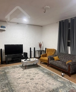 یک واحد طبقه اول زمین شهری سر اصلی