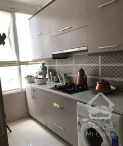 آپارتمان نقلى غرق در نور موقعیت