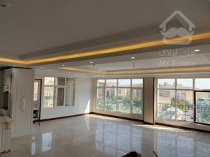 ۱۳۲ متر   ۶ ساله   ویو ابدی   دو پارکینگ   چهارباغ شرقی