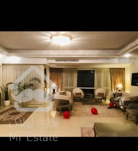 آپارتمان 240 متری/پنج پارکینگ/شمال کاخ