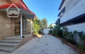 ویلاباغ ۲۷۰متری  نوساز ۳خواب